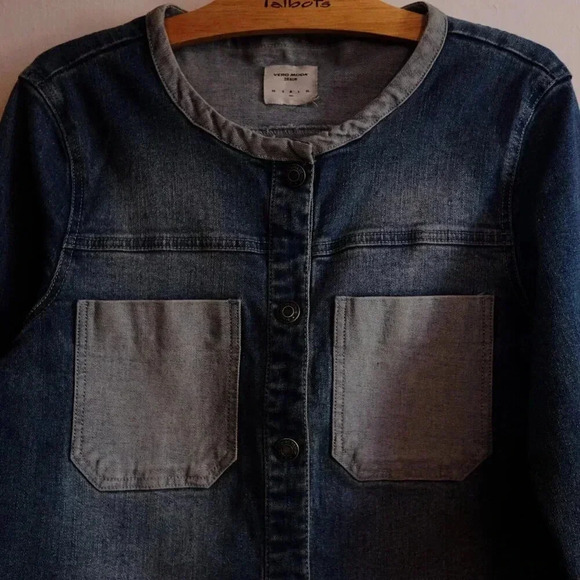 Vero Moda Cropped Length Denim Jacket Size Medium - Picture 2 of 5